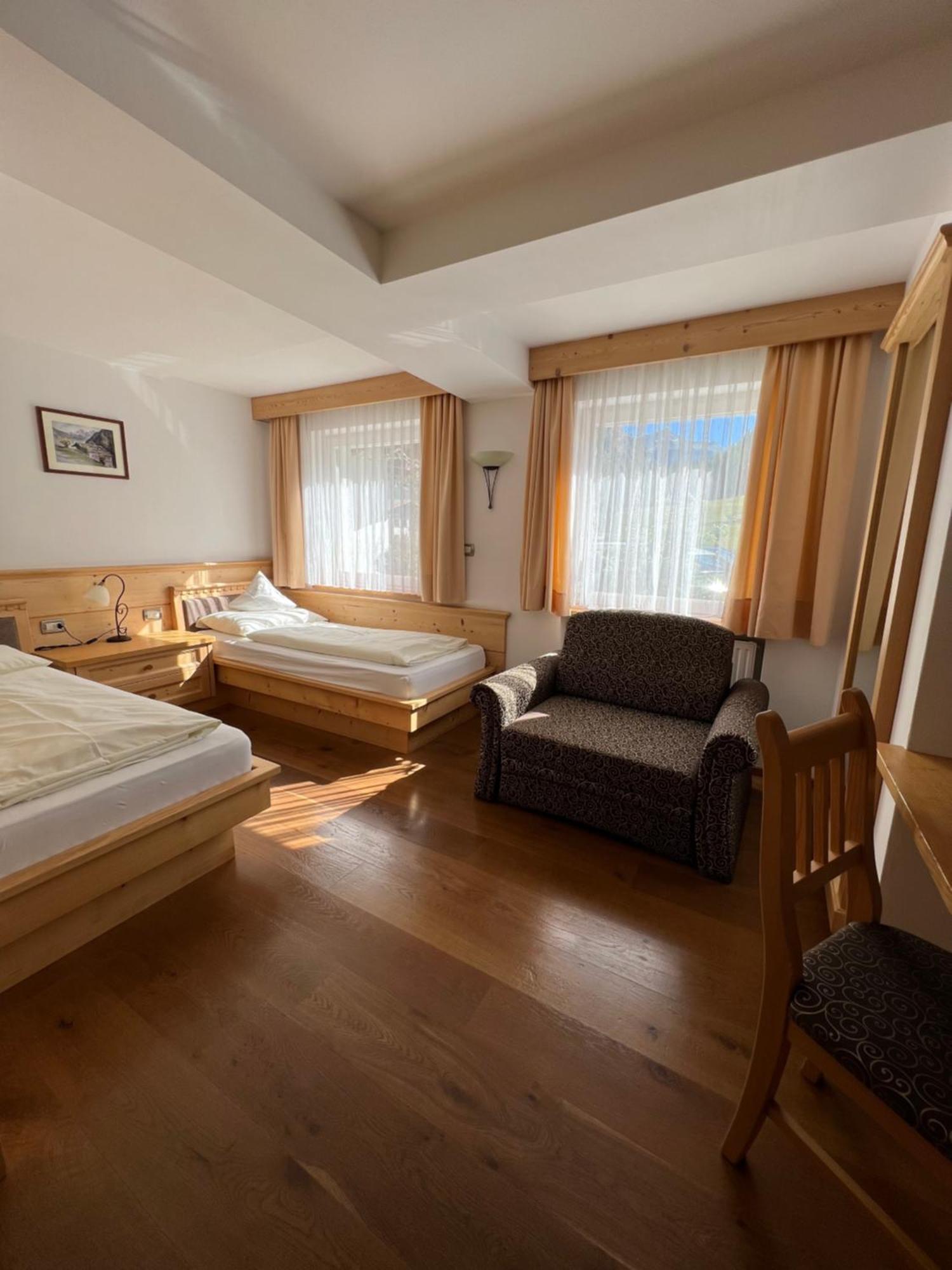 Garnì Villa Erna Selva di Val Gardena Rum bild