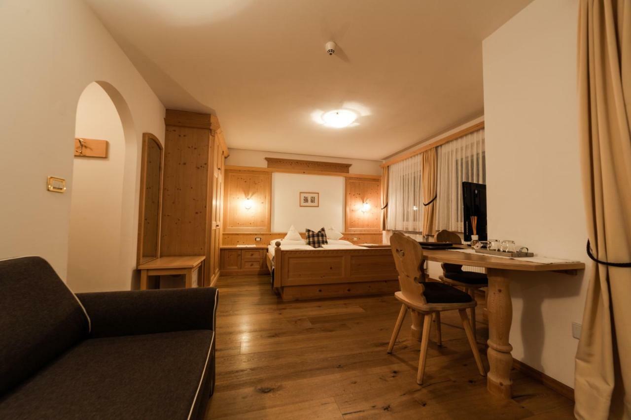 Garnì Villa Erna Selva di Val Gardena Exteriör bild